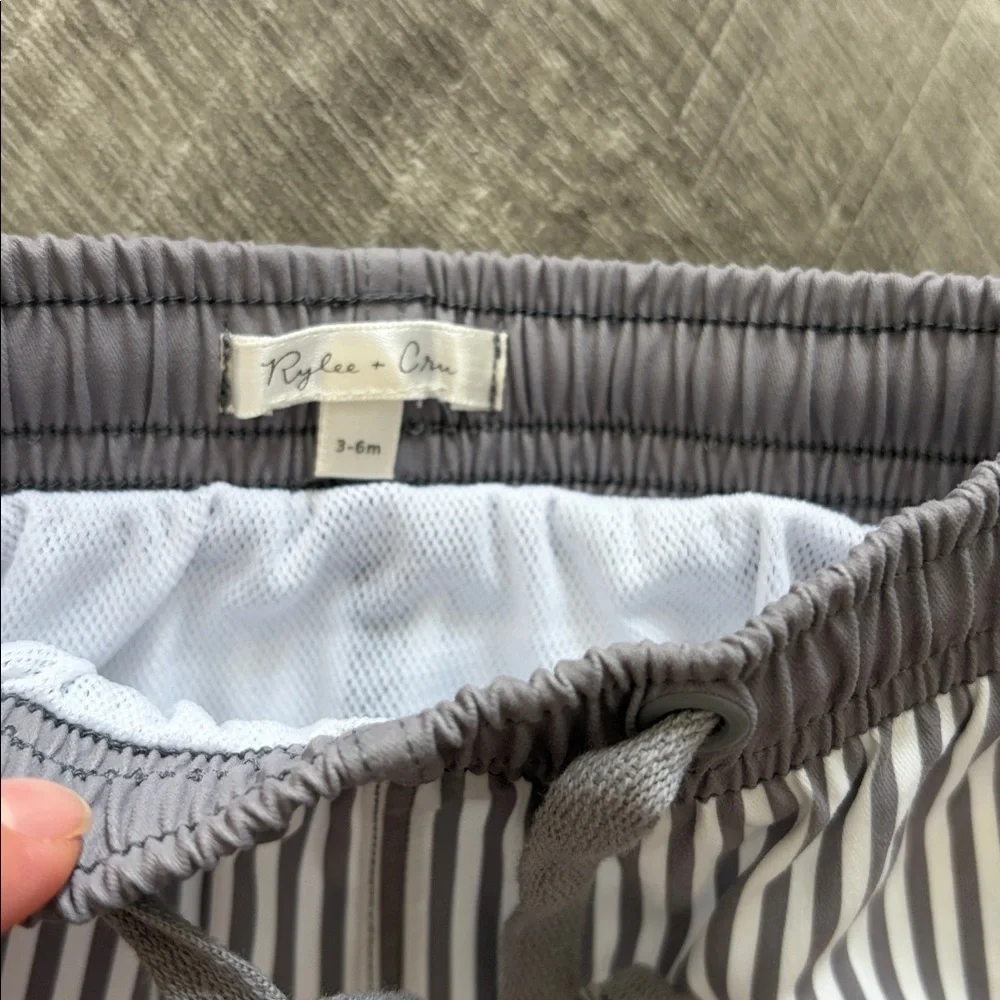 New Rylee + Cru Gray and White pinStriped Swim Trunks 3-6m